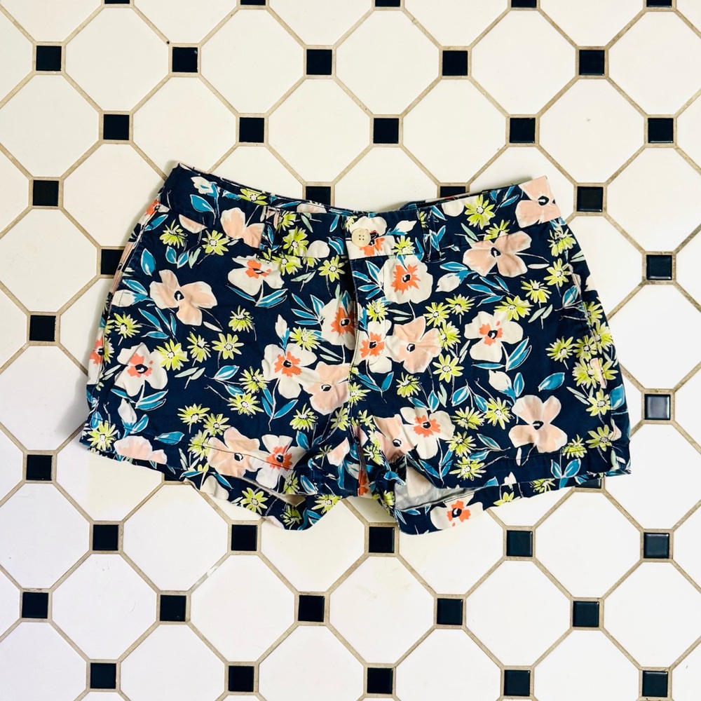 Floral Women's Shorts - Picture 1 of 3
